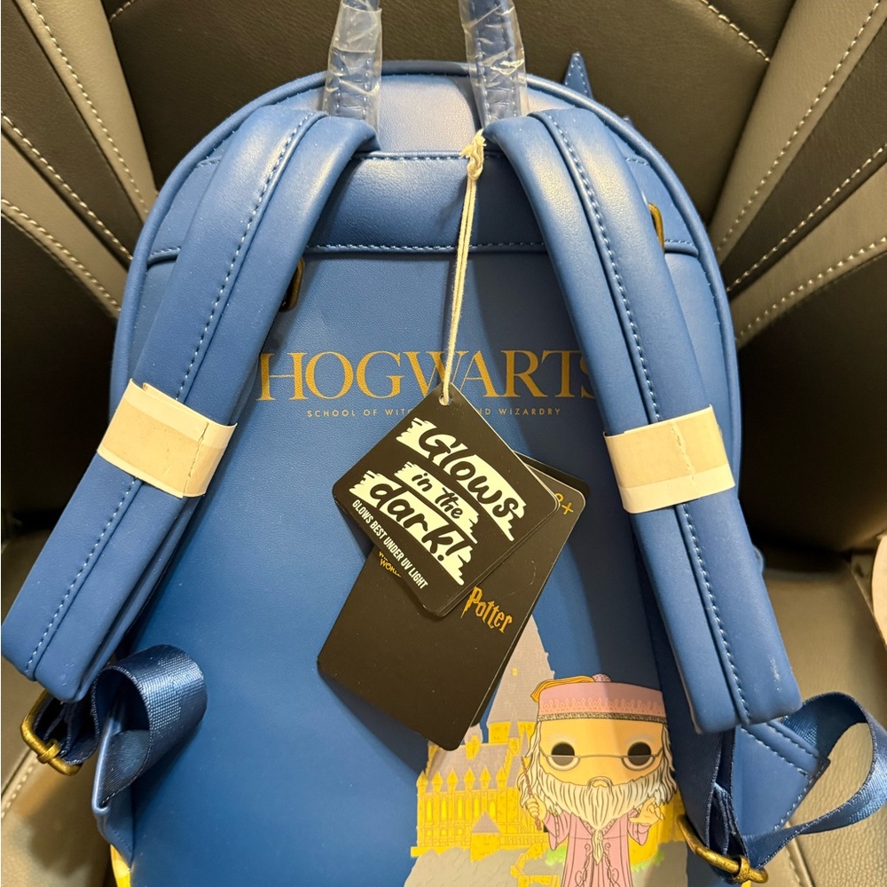 Limited Edition Hogwarts Dumbledore Pop! & Loungefly Bag Bundle - Picture 2 of 5